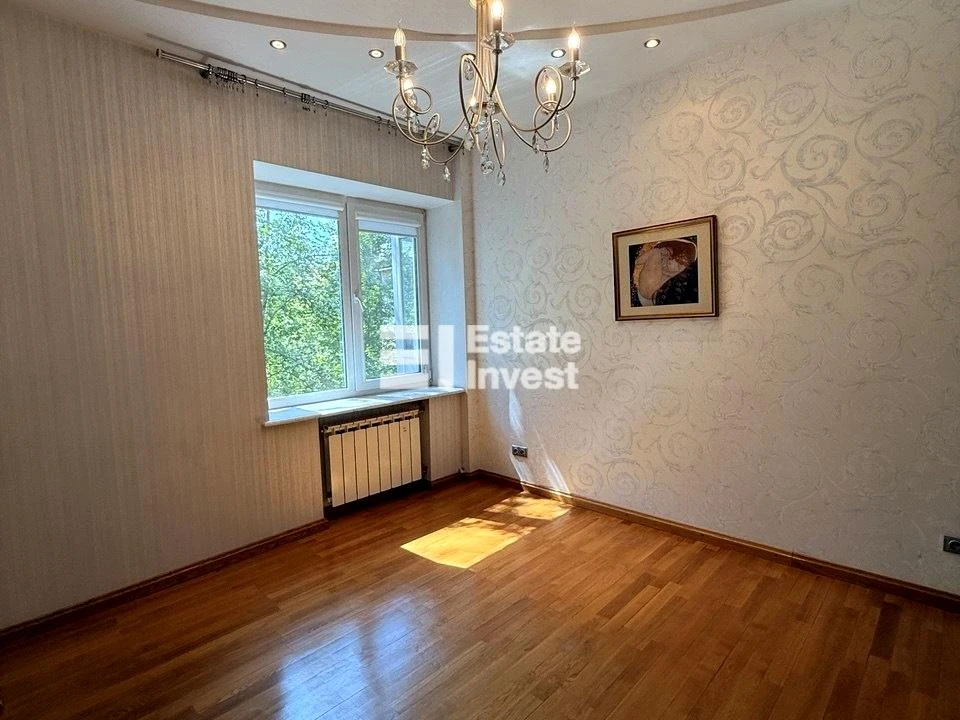 Apartment. Kharkiv, Nezalezhnosti ave. (Pravdy), 5 (p1-p8)