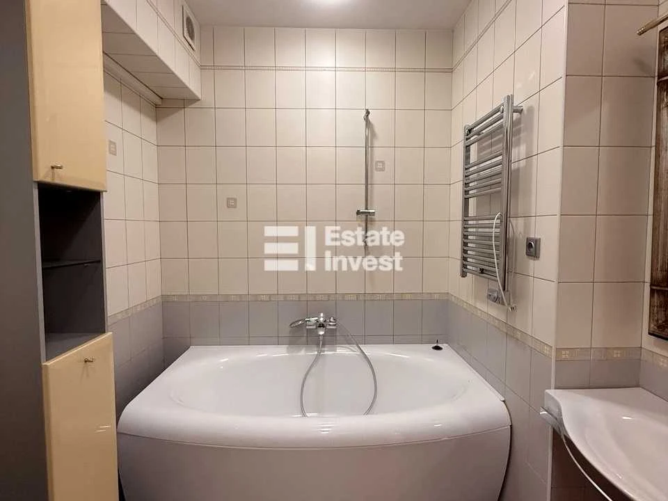 Apartment. Kharkiv, Nezalezhnosti ave. (Pravdy), 5 (p1-p8)