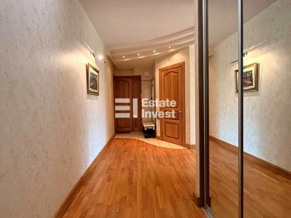 Apartment. Kharkiv, Nezalezhnosti ave. (Pravdy), 5 (p1-p8)