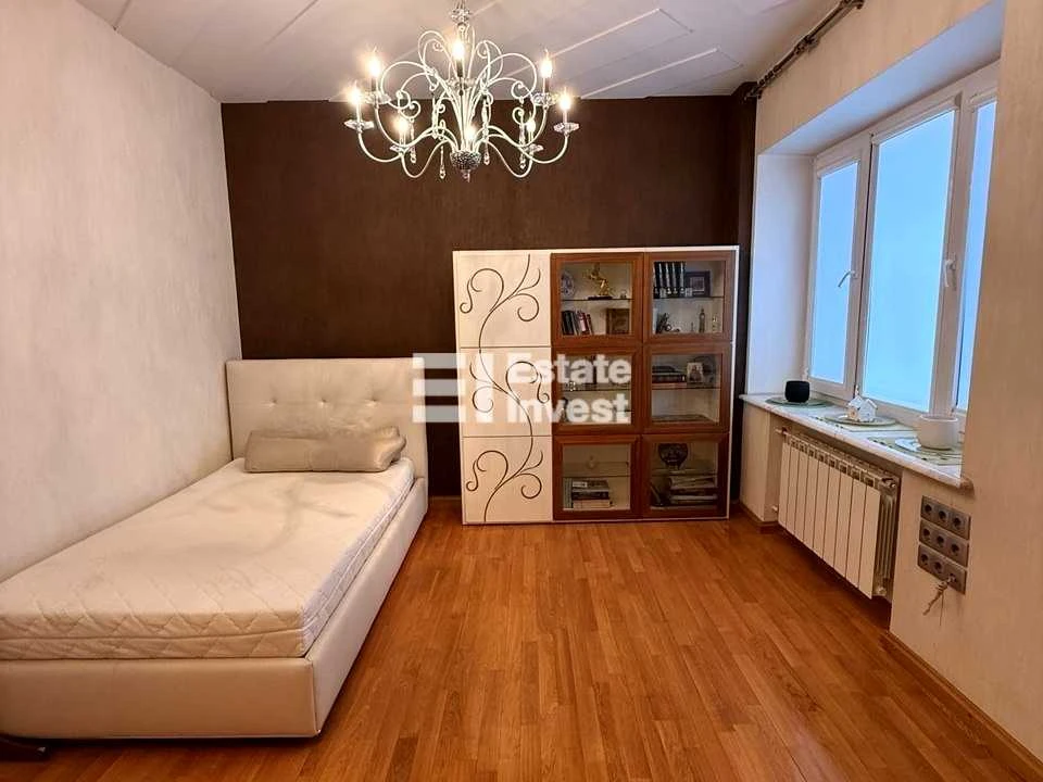 Apartment. Kharkiv, Nezalezhnosti ave. (Pravdy), 5 (p1-p8)