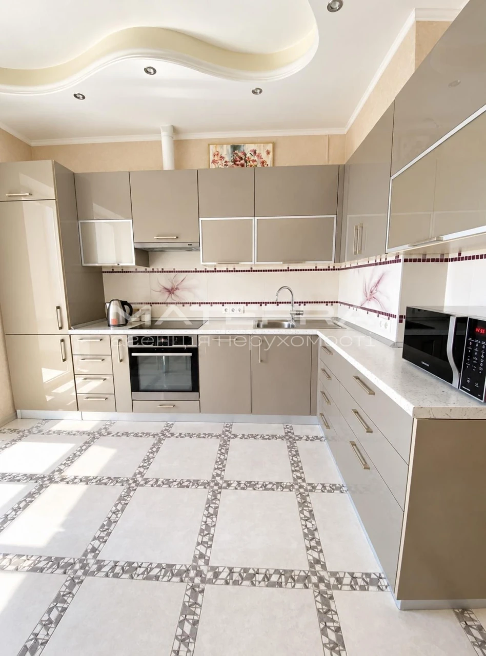 Продаж квартири в ЖК "Акварелі -1", з ремонтом, меблями та технікою