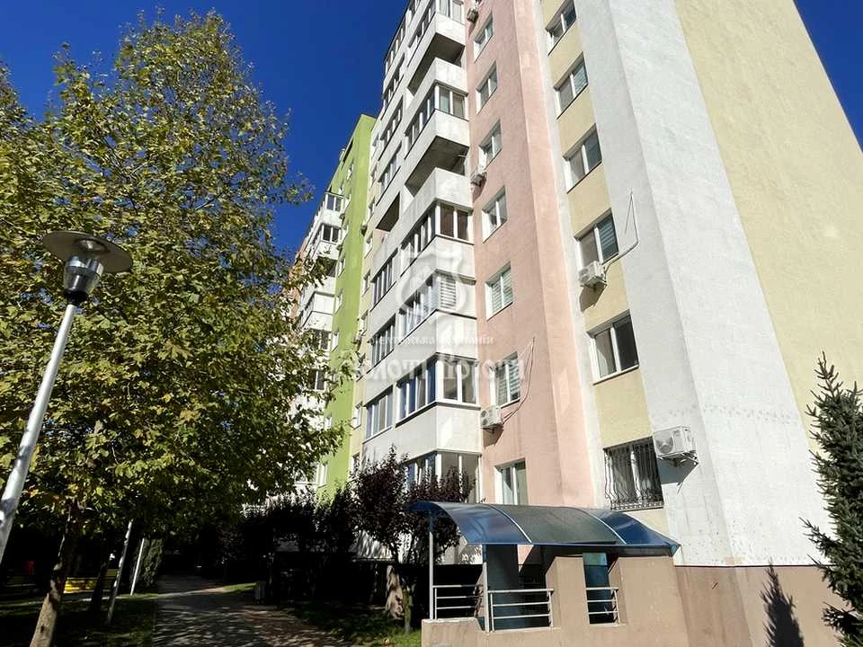 Квартира. Вишневе, Молодіжна проспект