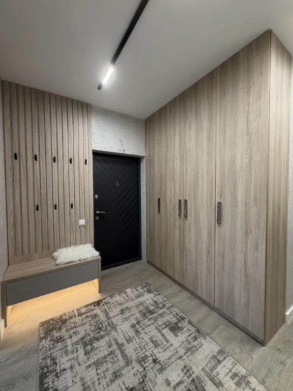 2-комнатная квартира в комплексе бизнес-класса One House/ Вишневое/
