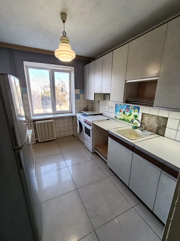 Продам 3 кімн , Святошинська вул., Вишневе