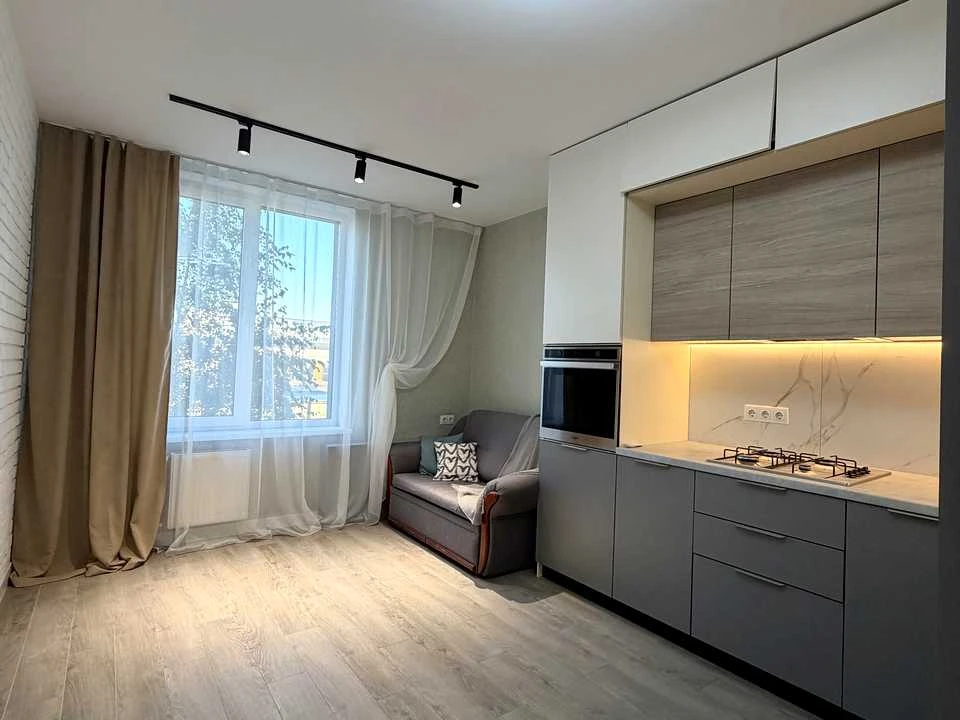 Квартира. Вишневе, Паркова вулиця