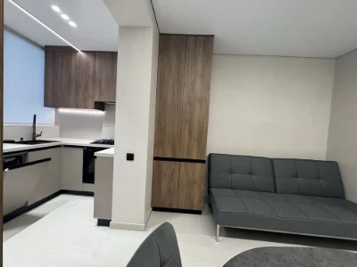 Продається чудова квартира з якісним ремонтом ЖК "Сади Вишневі"