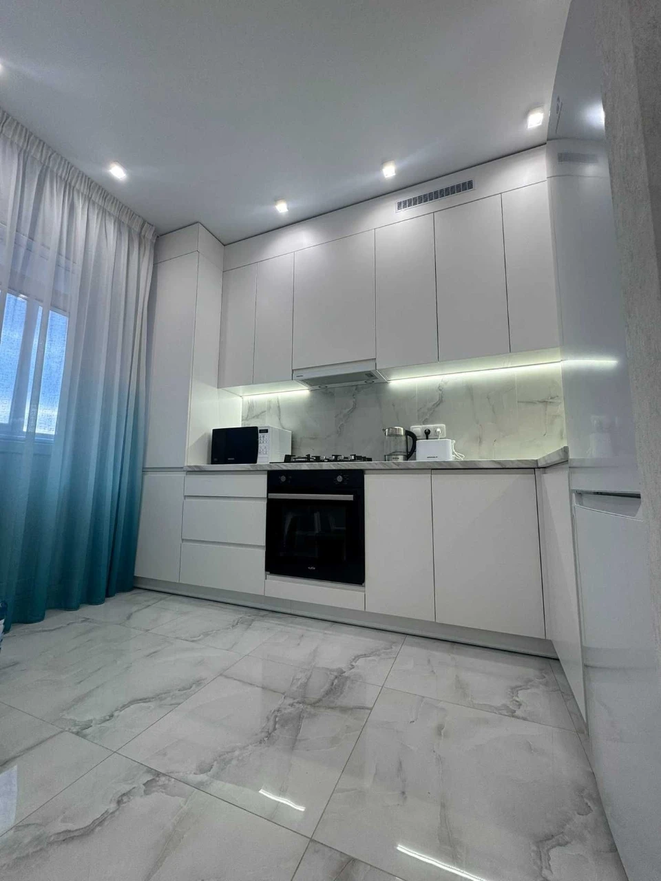 Продаж стильної 1к квартири 40 м² у Вишневому — вул. Святоши