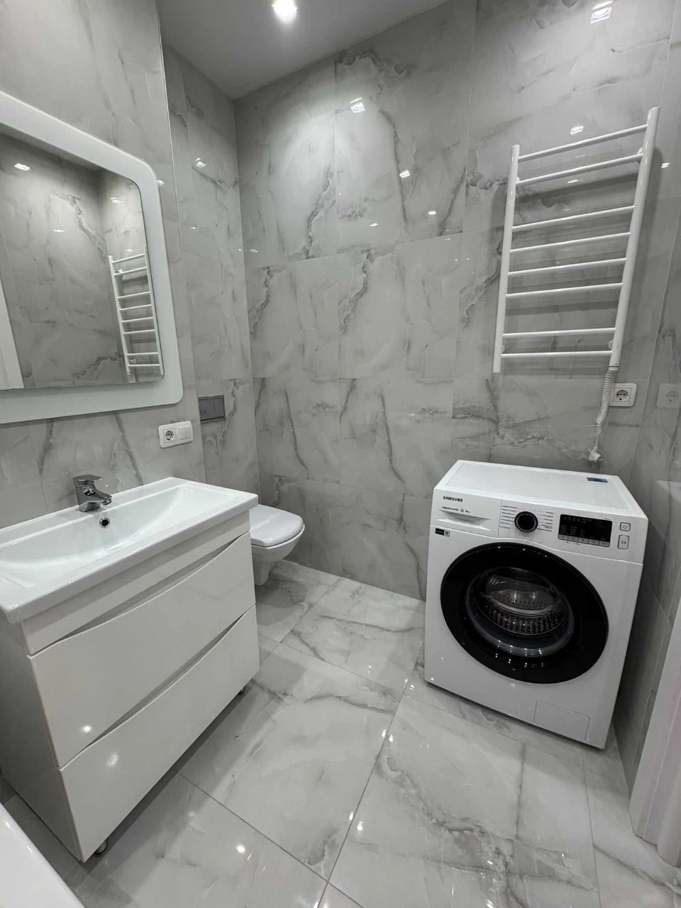 Продаж стильної 1к квартири 40 м² у Вишневому — вул. Святоши
