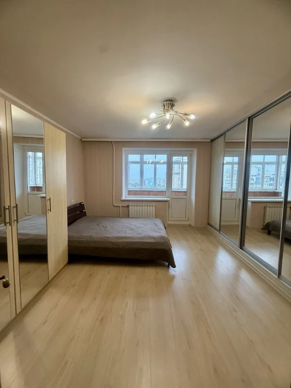 4-кімнатна квартира 79,4 м² з ремонтом, центр Вишневого