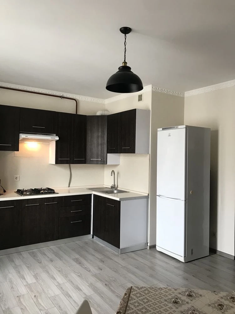 Продам. Простору квартиру 56.7кв.м. Вишневое