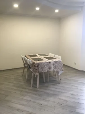 Продам. Простору квартиру 56.7кв.м. Вишневое