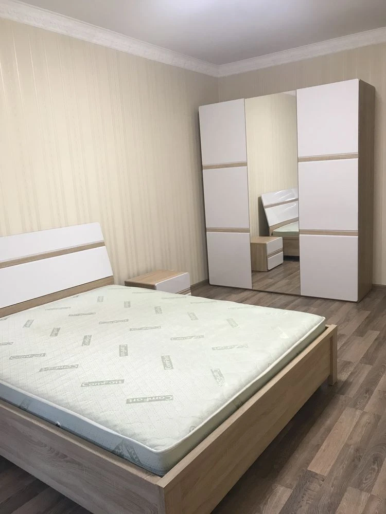 Продам. Простору квартиру 56.7кв.м. Вишневое