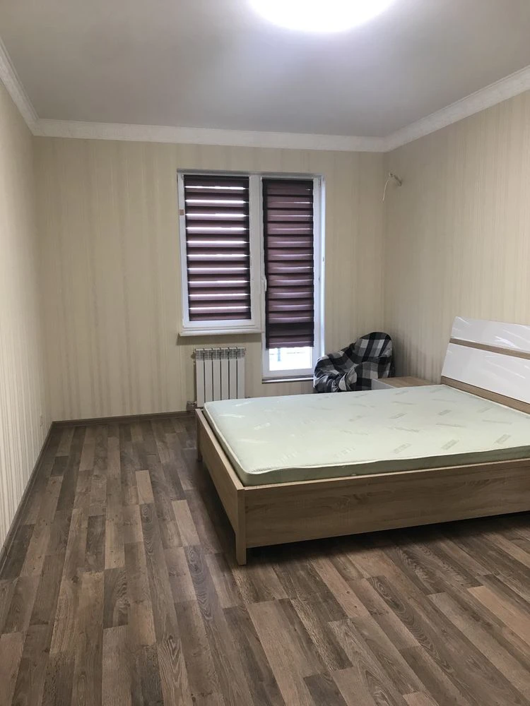 Продам. Простору квартиру 56.7кв.м. Вишневое