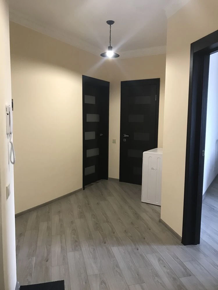 Продам. Простору квартиру 56.7кв.м. Вишневое