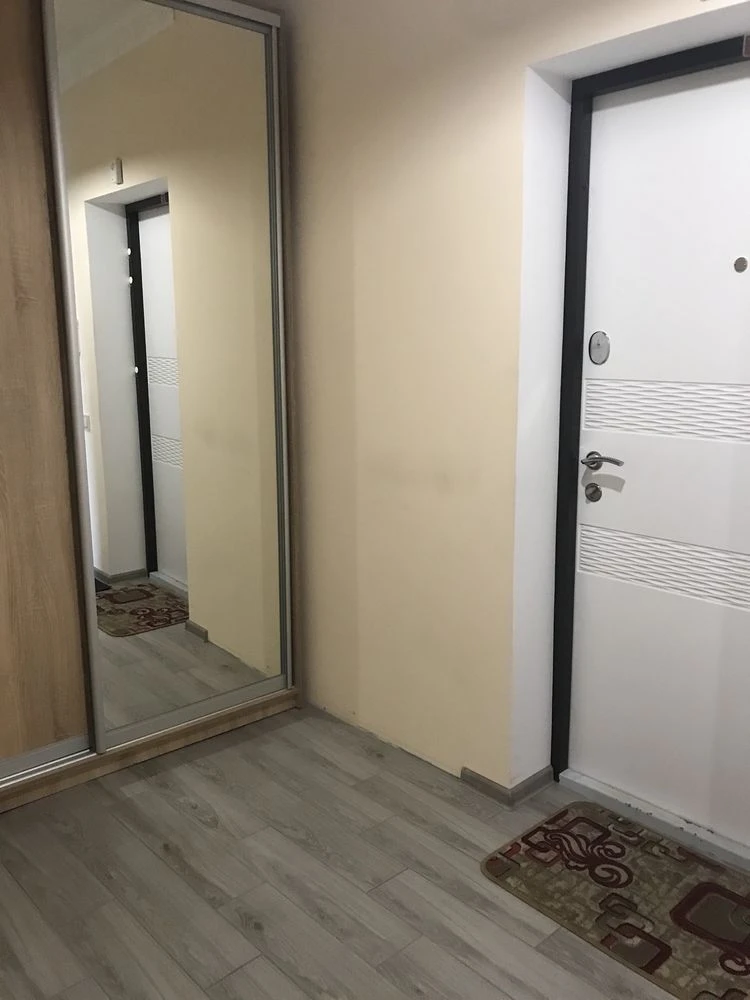 Продам. Простору квартиру 56.7кв.м. Вишневое