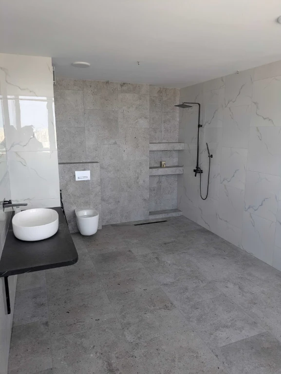 Дворівневий пентхаус 150 м² з SPA, кінотеатром та панорамою