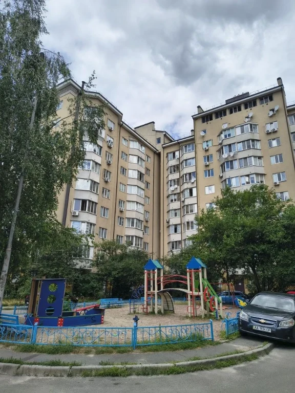 Продажа 2-комнатной квартиры 63 м2 в центре Вишневого. Газ.