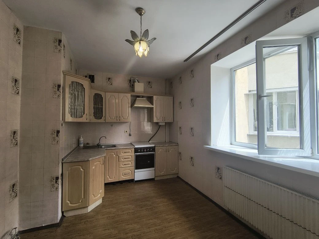 Продаж 2 кімнатної квартири 63 м2 центр Вишневого. ГАЗ.