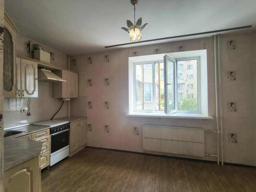 Продаж 2 кімнатної квартири 63 м2 центр Вишневого. ГАЗ.