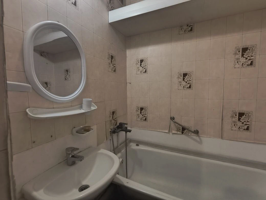 Продаж 2 кімнатної квартири 63 м2 центр Вишневого. ГАЗ.