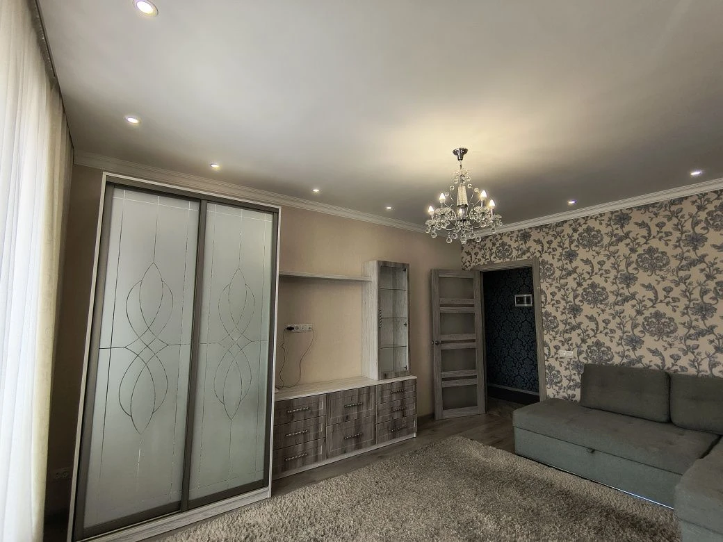 Продається квартира 42 м² в Вишневому