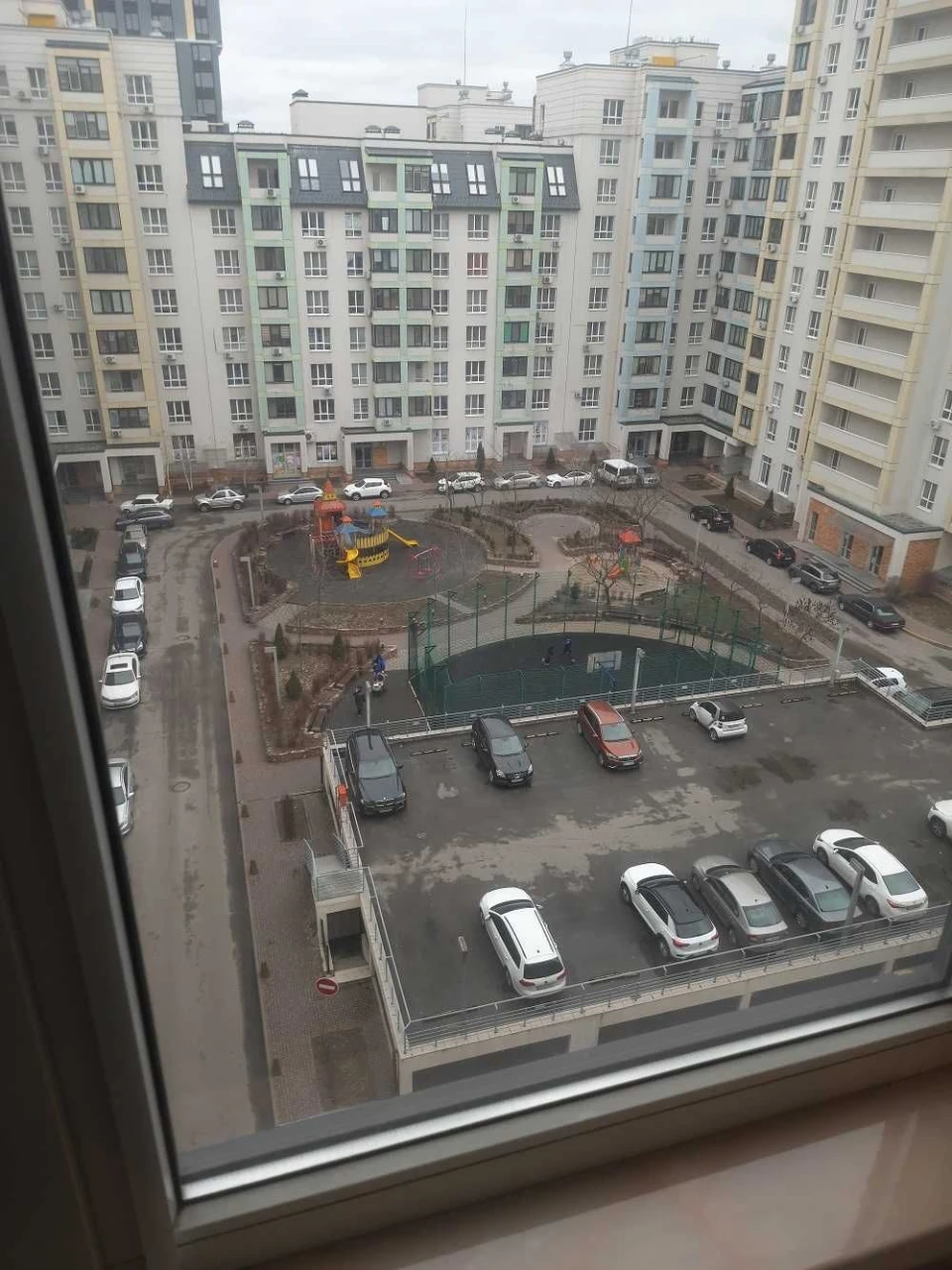 Продається 3-кімнатна квартира в ЖК "Акварелі 1", м. Вишневе. Від власника. З меблями.