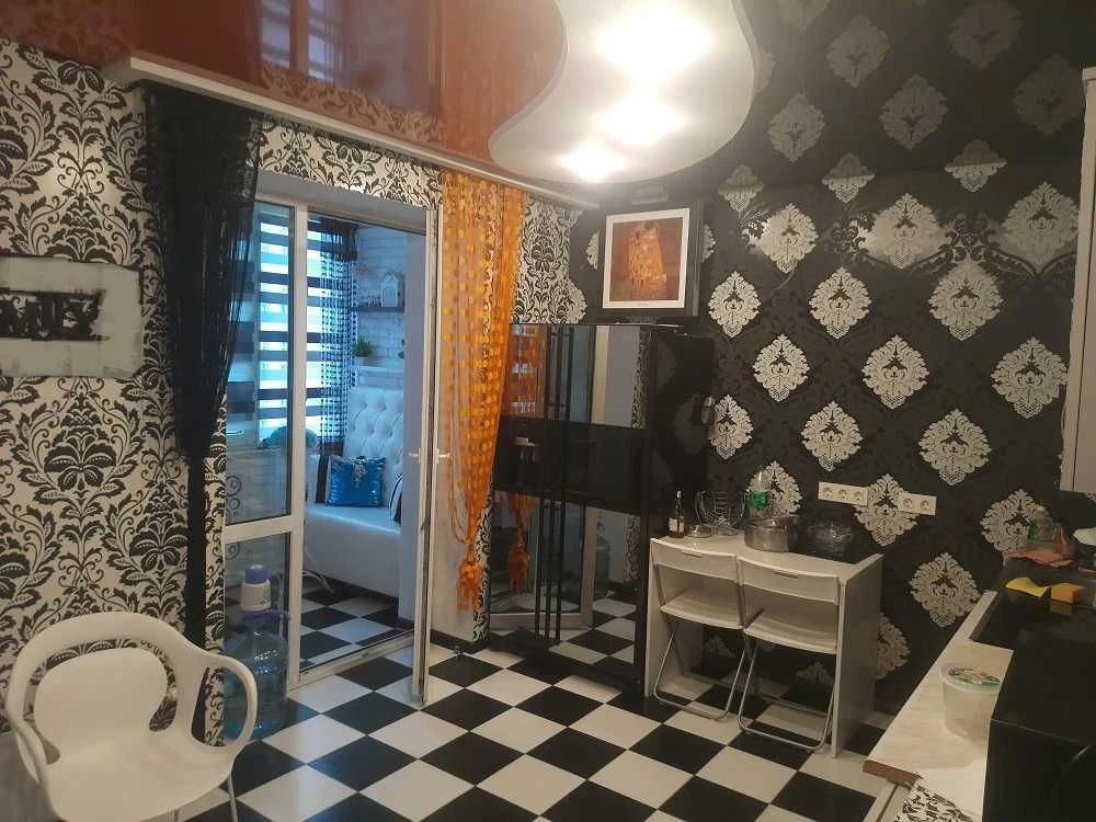 Продається 3-кімнатна квартира в ЖК "Акварелі 1", м. Вишневе. Від власника. З меблями.