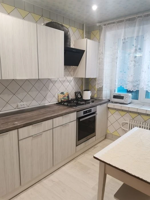 A 2-room apartment on Aerokosmicheskoe Avenue is for sale.