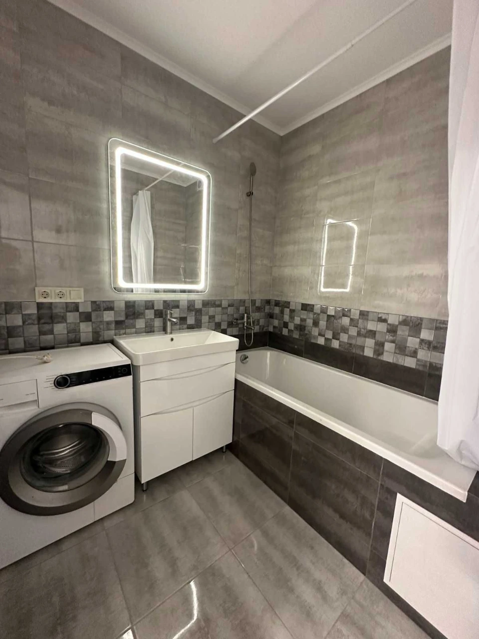 Продам  квартиру  72 кв м ЖК Городок Софіївська  Борщагівка.