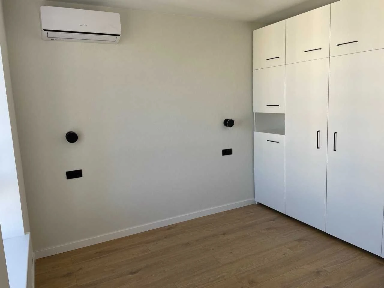 Продаж однокімнатної квартири 42 м. кв.  ЖК  «Атмосфера», м.