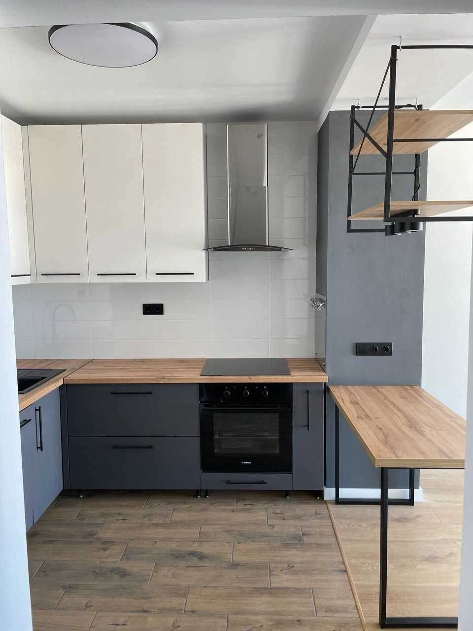 Продаж однокімнатної квартири 42 м. кв.  ЖК  «Атмосфера», м.