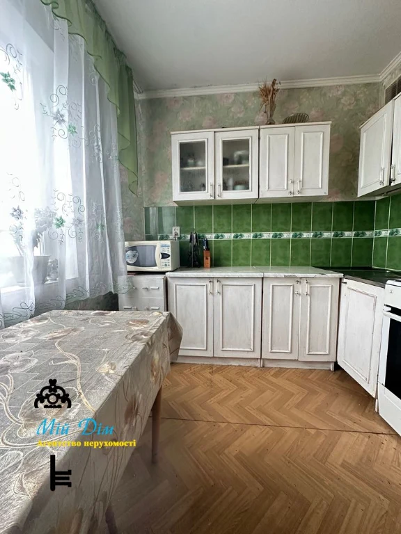 Трикімнатна квартира по вул. Чорновола!