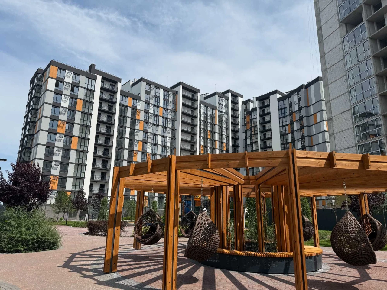 Продам готову квартиру в ЖК Атмосфера (ціна - 42000 дол.) з