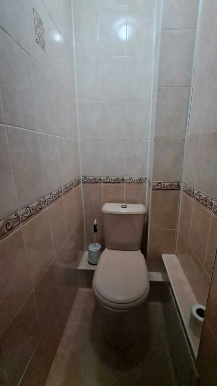 Продам 3-х кімнатну квартиру у Вишневому на центральній стор
