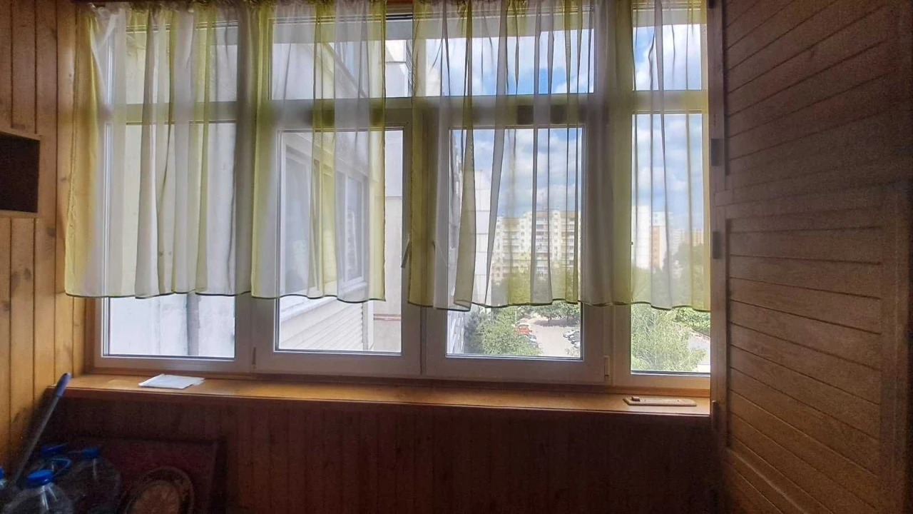 Продам 3-х кімнатну квартиру у Вишневому на центральній стор