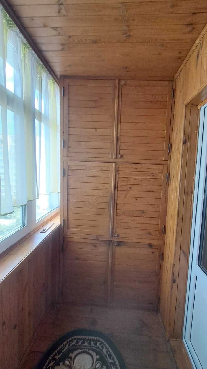 Продам 3-х кімнатну квартиру у Вишневому на центральній стор