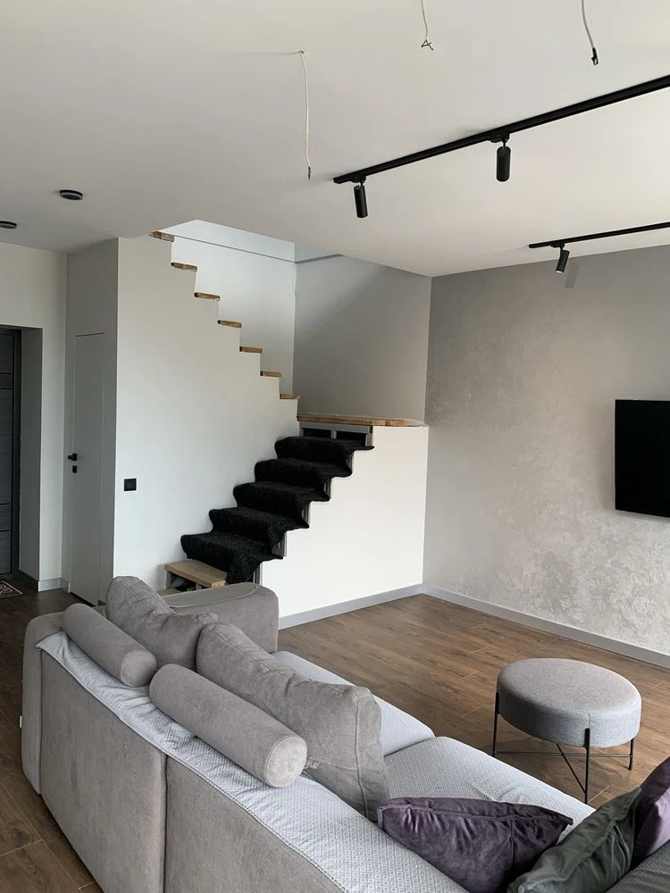 Продам 2 кімнатну квартиру жк Акварелі  1,  Вишневе
