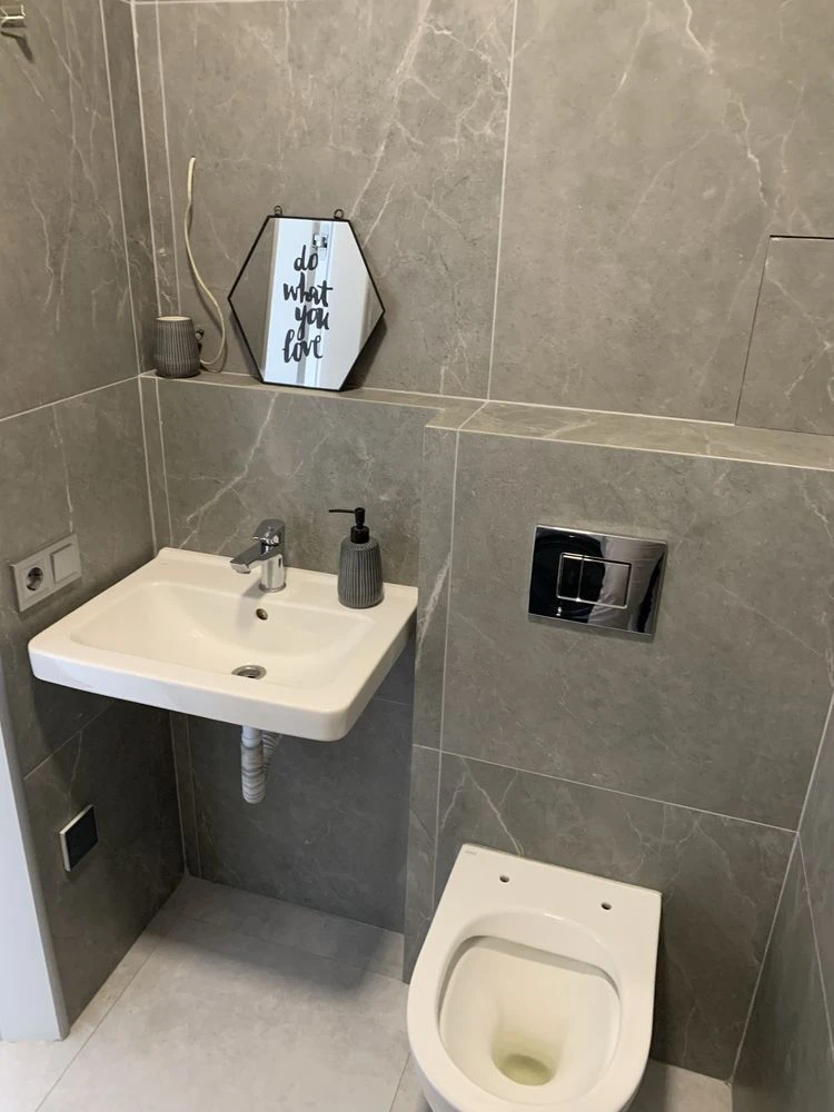 Продам 2 кімнатну квартиру жк Акварелі  1,  Вишневе