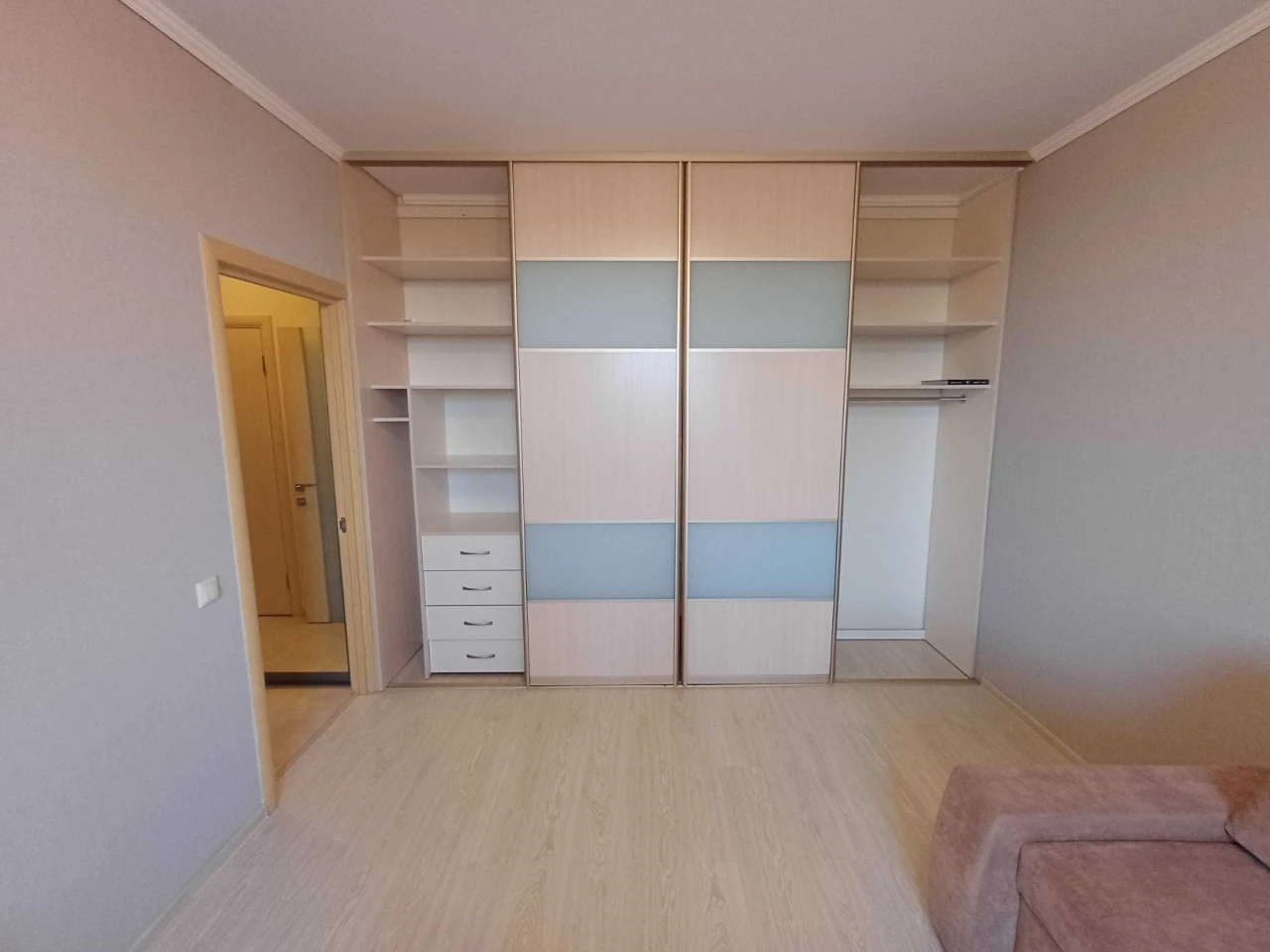 Spacious 1-bedroom apartment with renovation on the 5th floor, Lesya Ukrainka Street