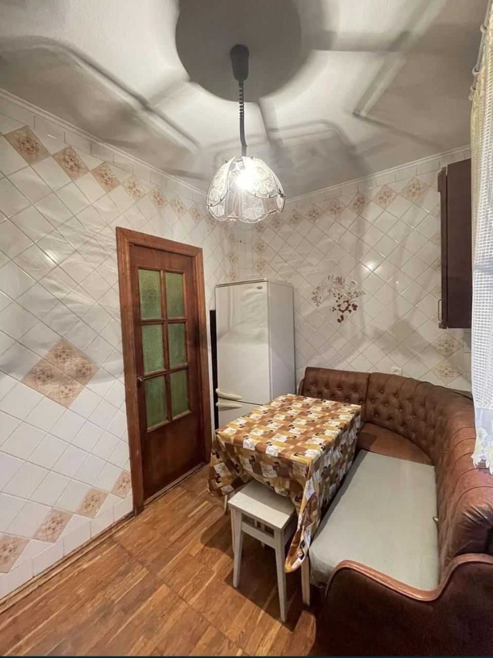 Продаж  3 кімнатної квартири м.Вишневий.  72кв.м два  балкон