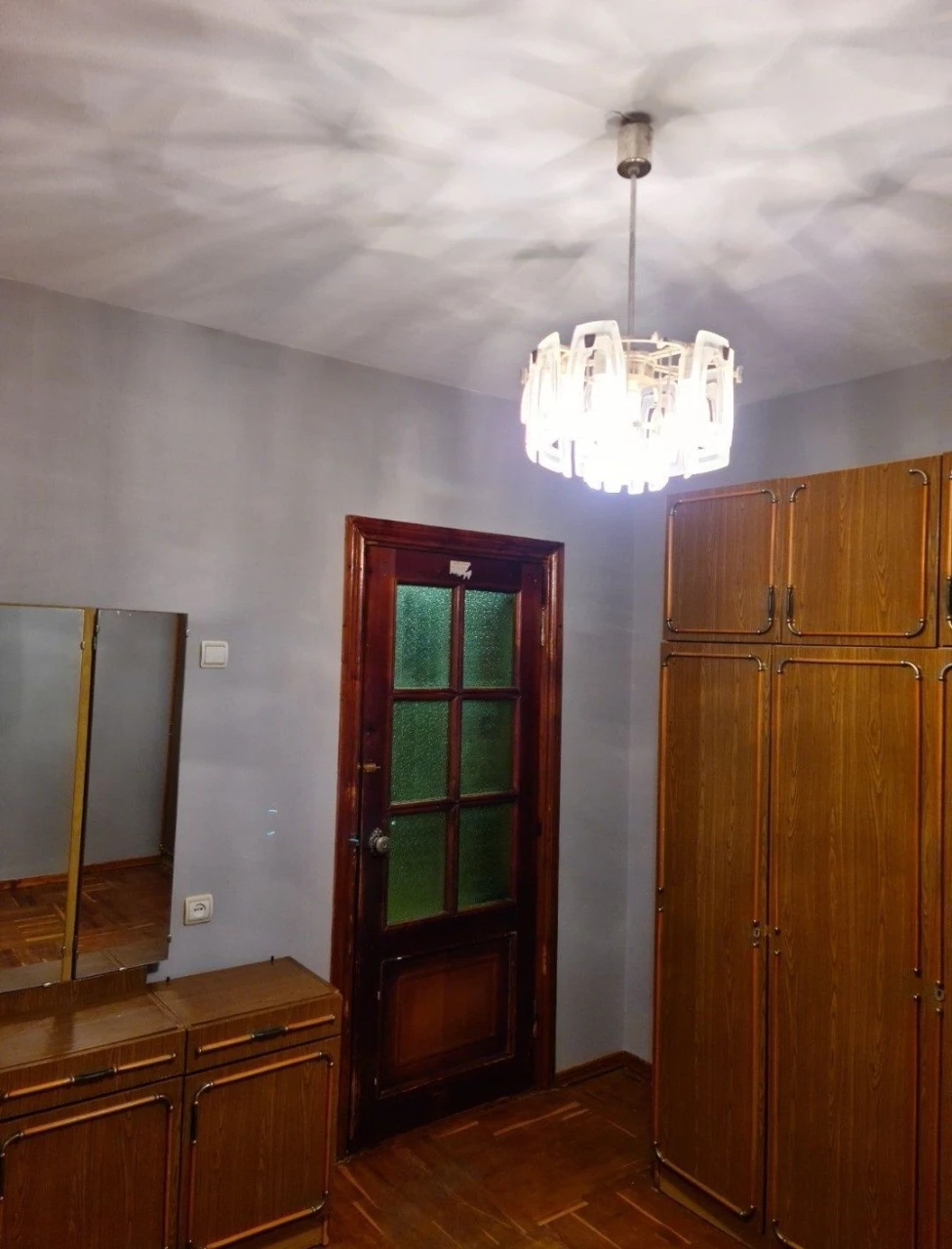 Продаж  3 кімнатної квартири м.Вишневий.  72кв.м два  балкон