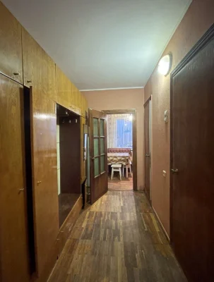 Продаж  3 кімнатної квартири м.Вишневий.  72кв.м два  балкон