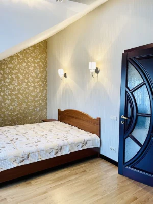 Продаж  3 кімнатної квартири 103 м2  у  м.Вишневе вул. К.Скр