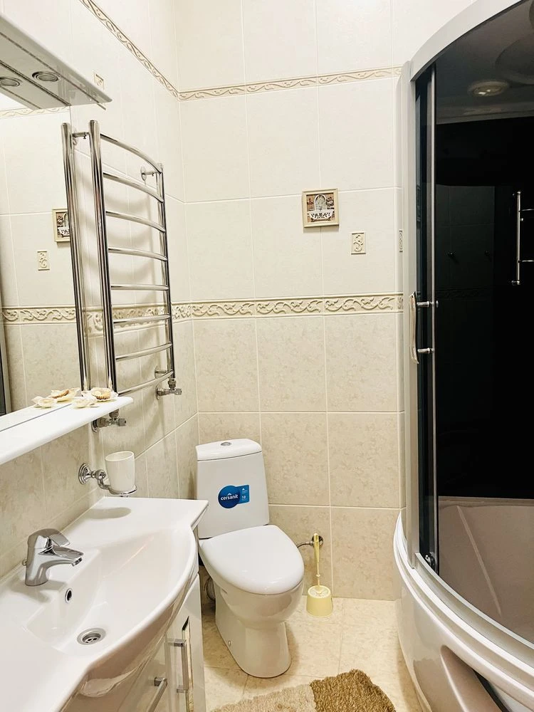 Продаж  3 кімнатної квартири 103 м2  у  м.Вишневе вул. К.Скр