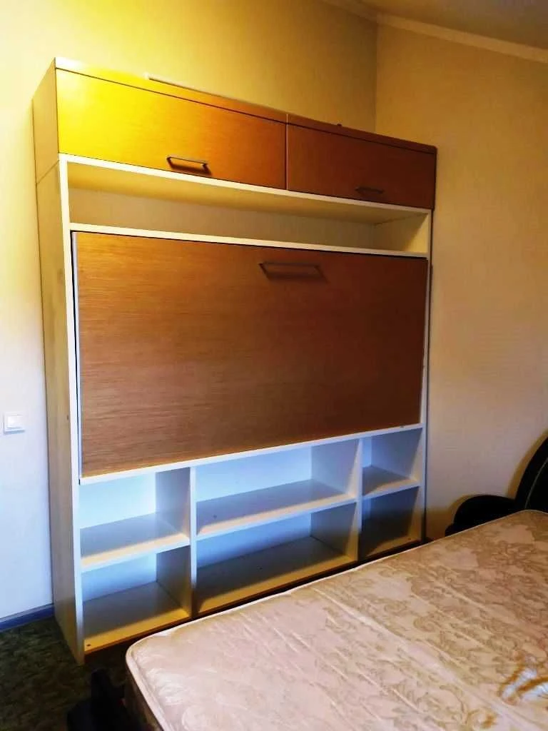Продам 2 кімнатну квартиру, 109 м2, мансардний поверх. Вишне