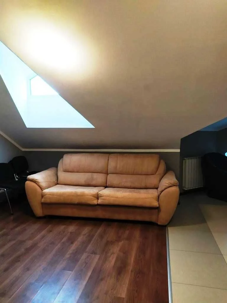 Продам 2 кімнатну квартиру, 109 м2, мансардний поверх. Вишне