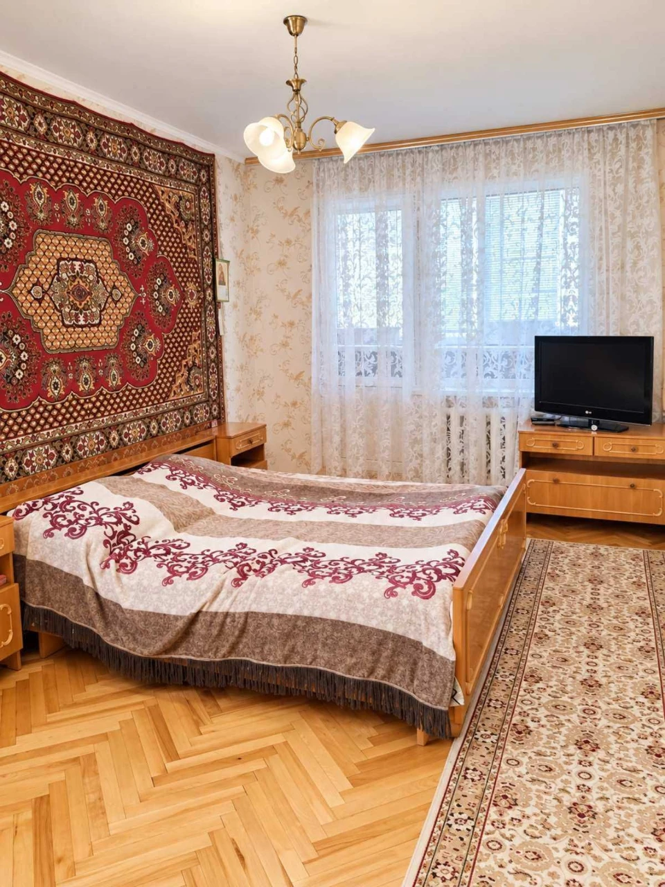 Продам 3-кім квартиру м. Вишневе вул. Святошинська ЦЕНТР, за
