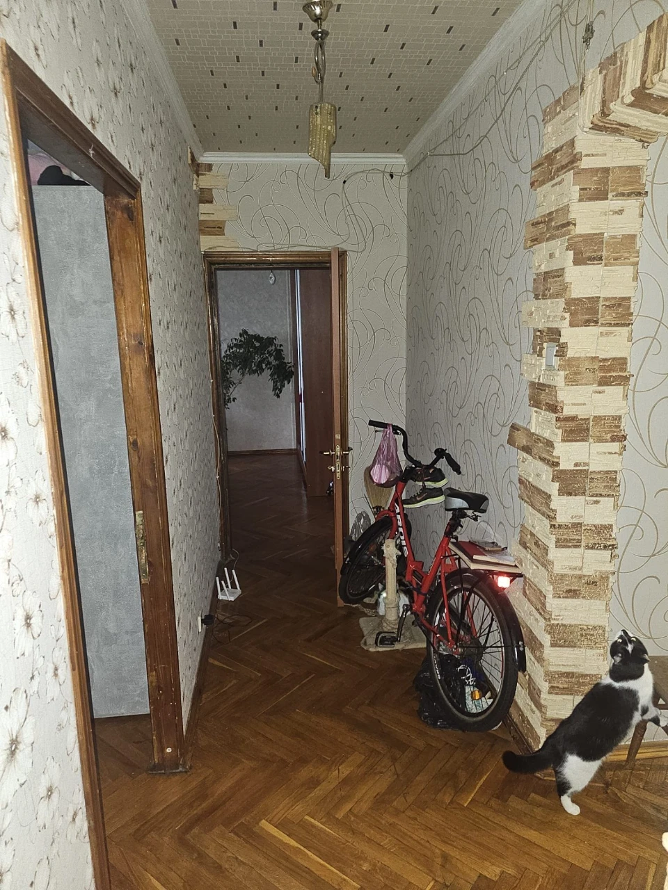 Продаж 4-х кім. квартири по вул. Машинобудівників 1б, м. Виш