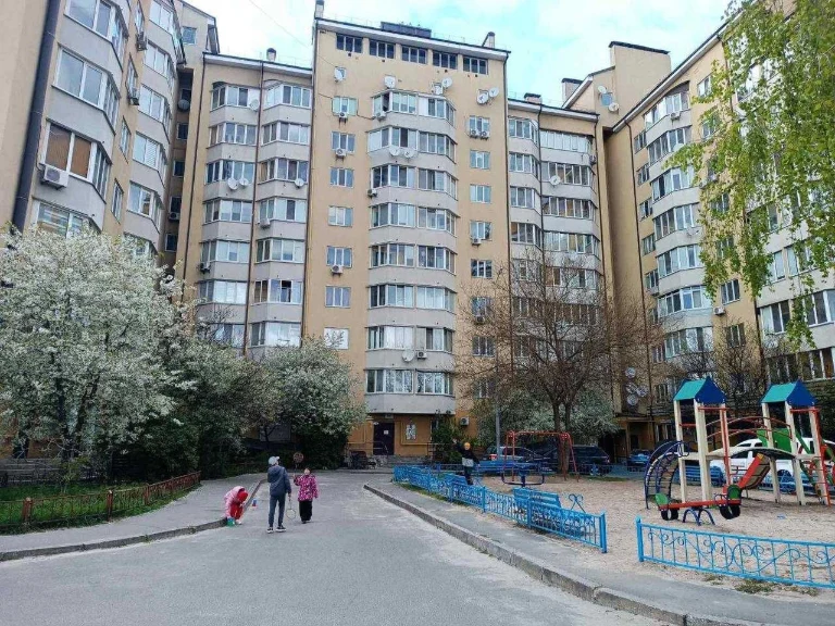 Продам 2-кімнатну квартиру в м.Вишневе вул. аїнки