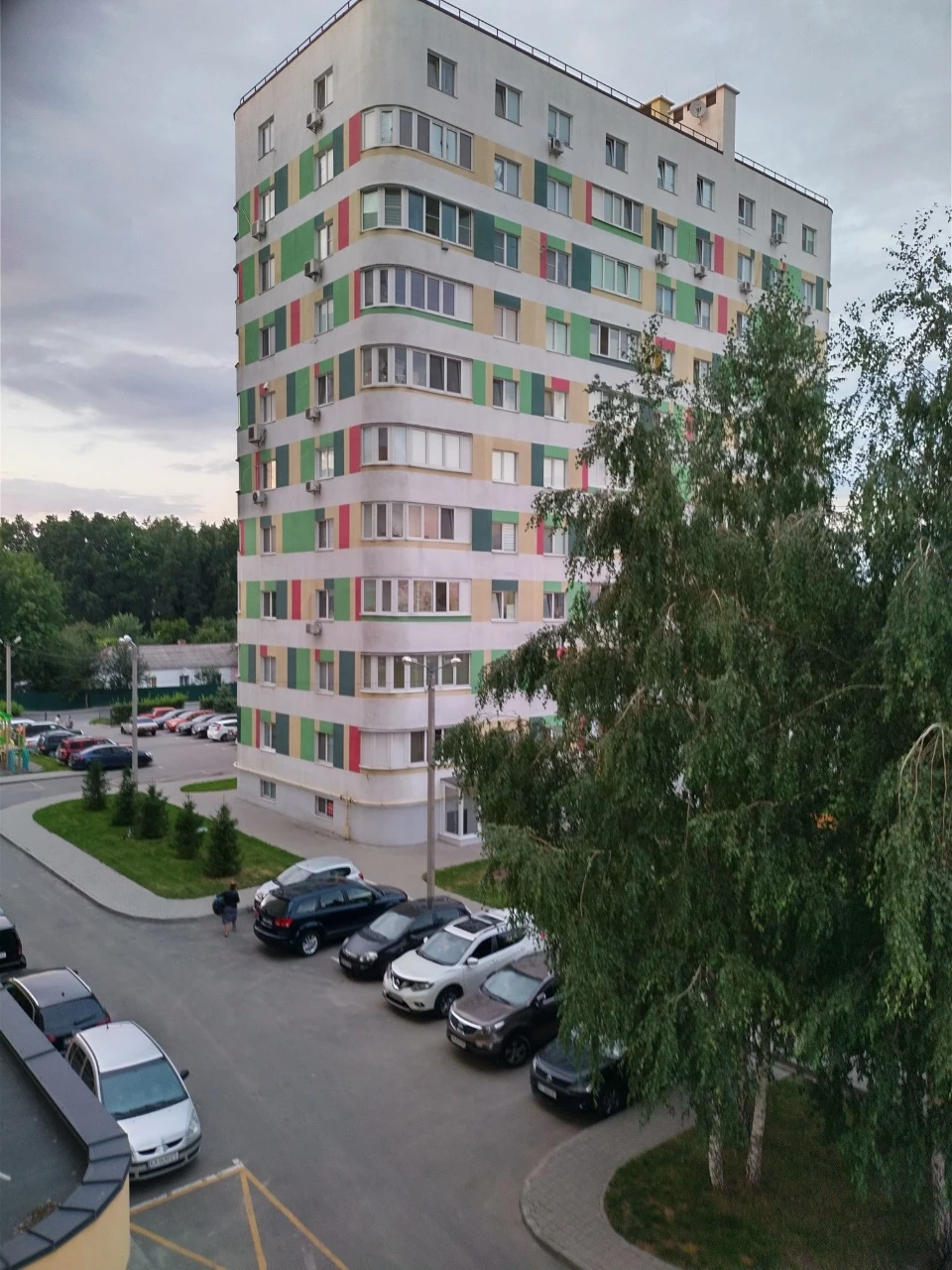 ПРОДАМ 2 комнатную квартиру С РЕМОНТОМ